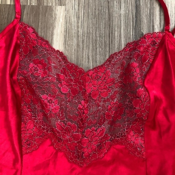 Victoria’s Secret red intimate lace detail slip size medium - Picture 5 of 9